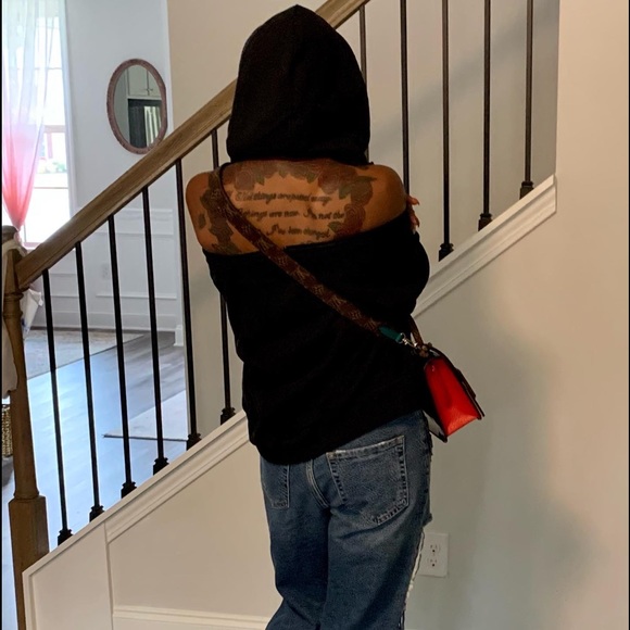 Meet your Posher, Sloan - Picture 5 of 7